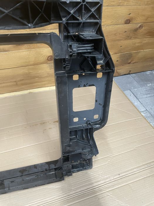 Телевізор Audi E-tron панель Etron