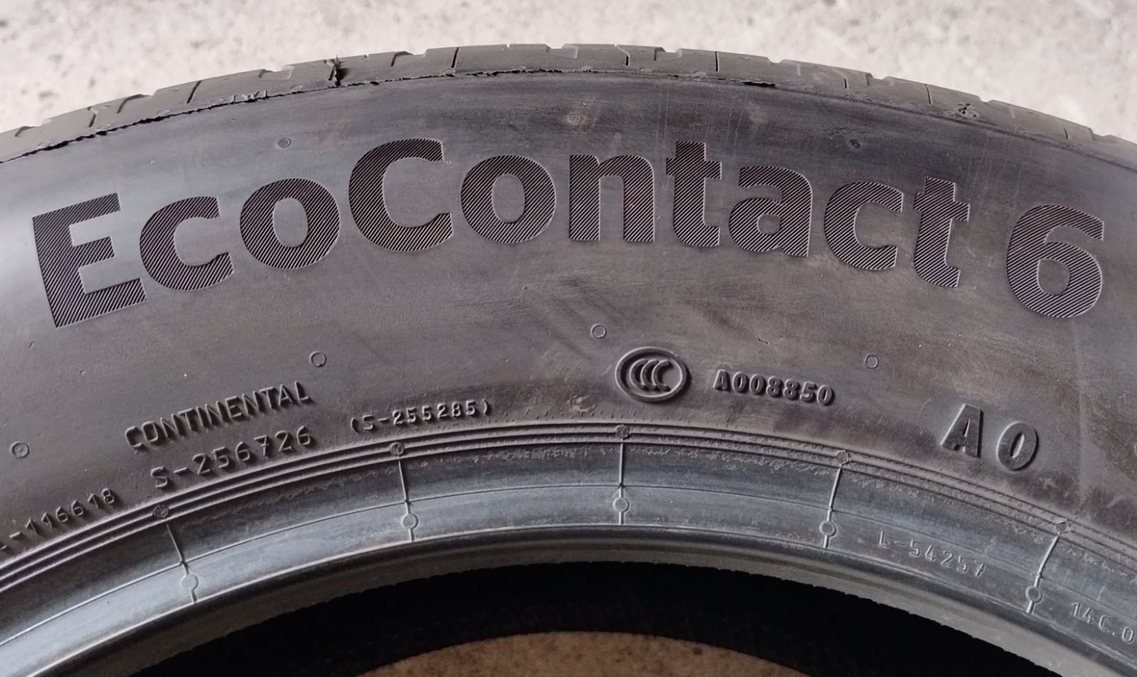 Шини б в літні R17 215/65 Continental Eco Contact 6