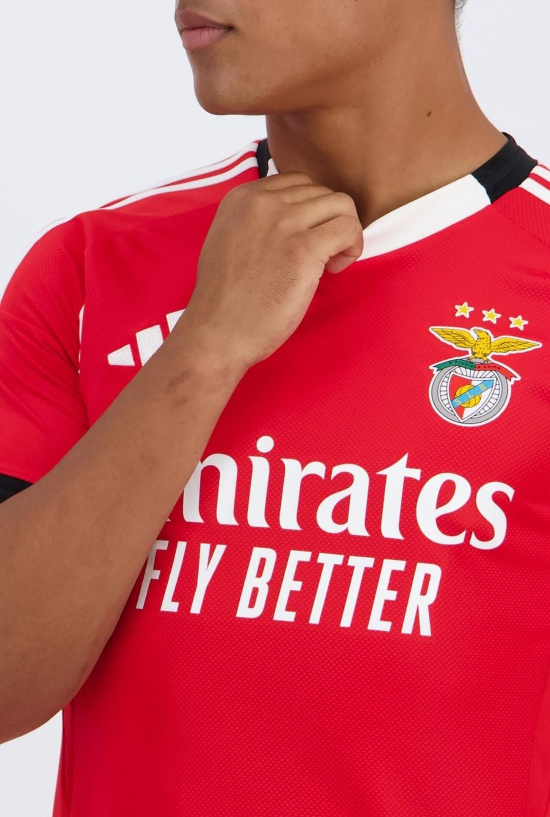 Camisola SL Benfica 
Pode pedir mais fotos por mensagem!
Temos vários
