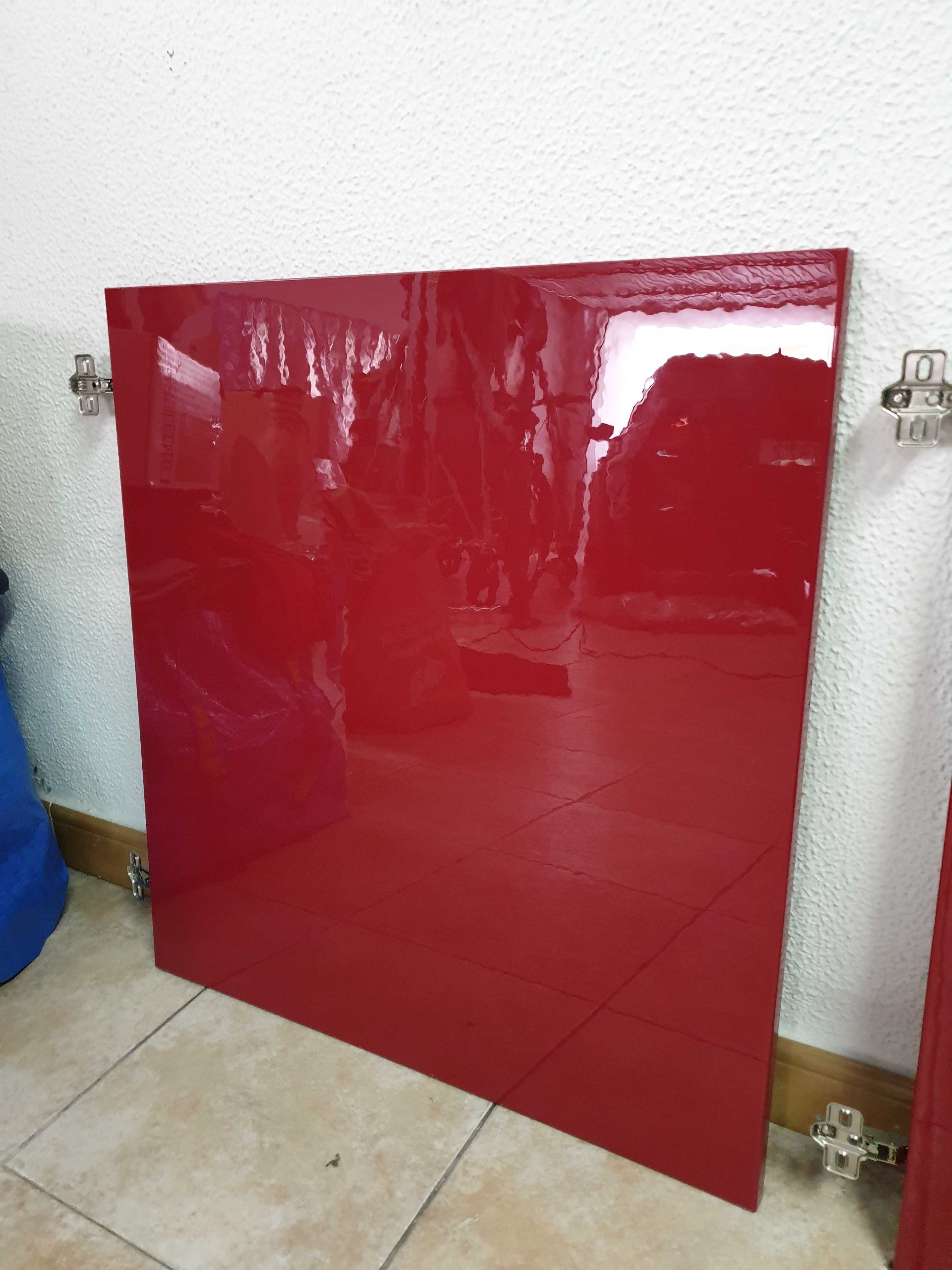 Portas Lacadas a vermelho IKEA