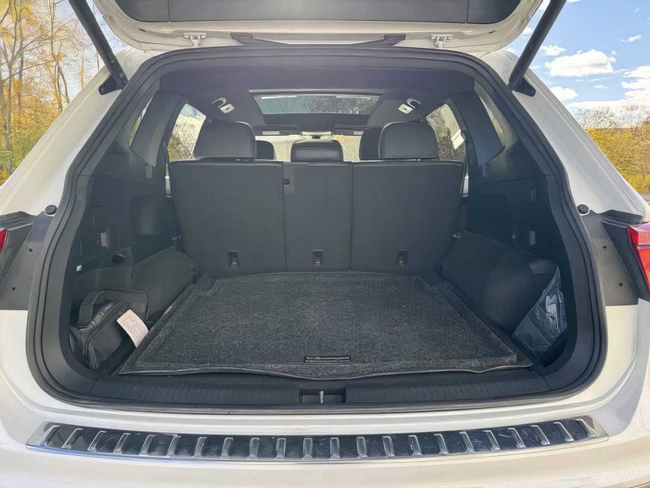 Volkswagen Tiguan      2024