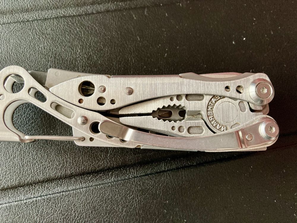 Learherma Skeletool multitool