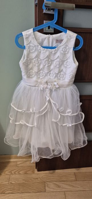 Biała sukienka tiulowa 128