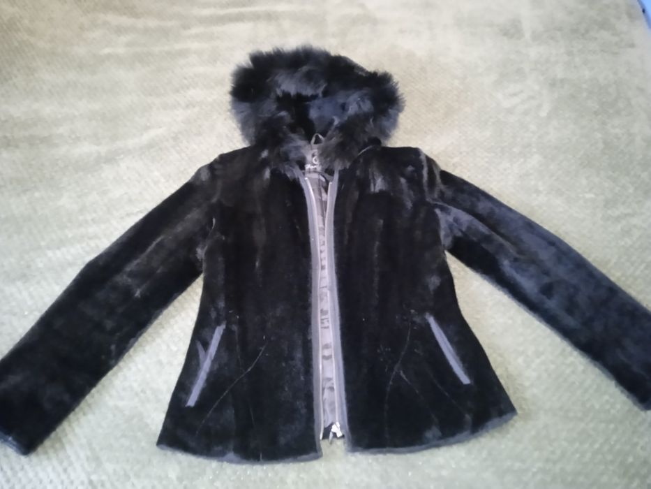 Шубка  чорна жіноча