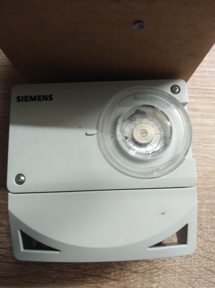 Termostat Siemens TRG 2 Przemyslowy. Pomieszczeniowy.