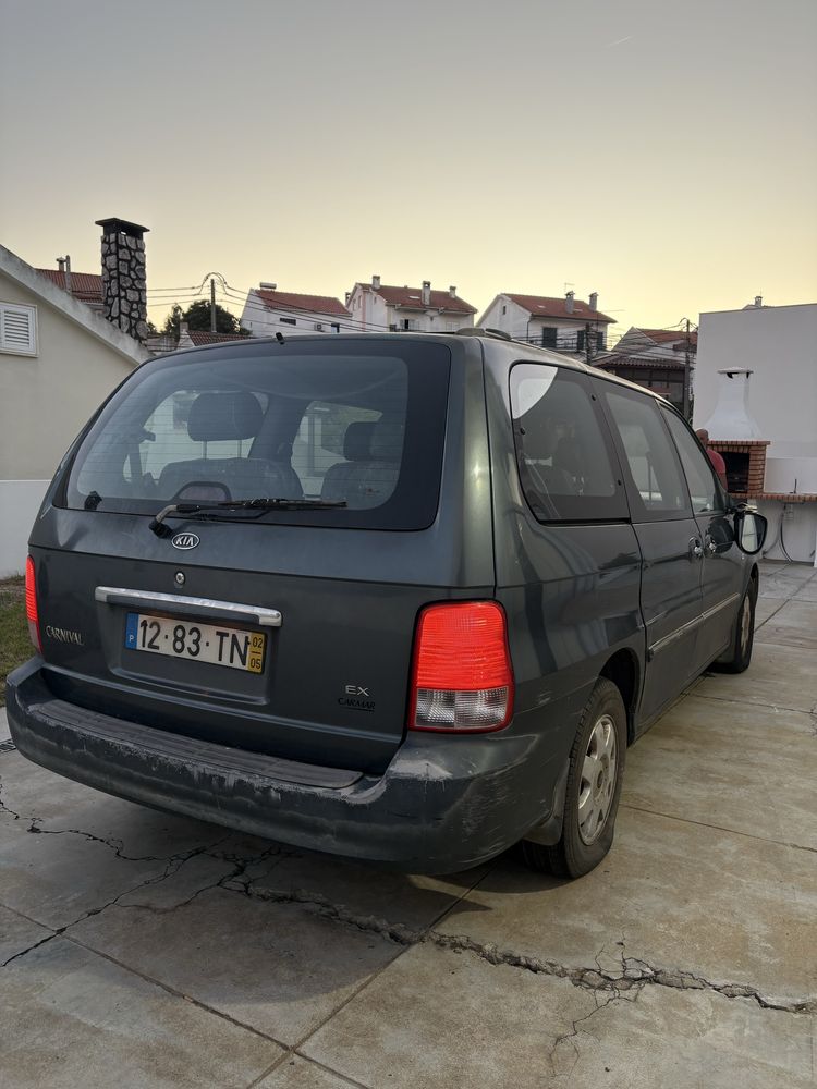 Carrinha Kia carnival