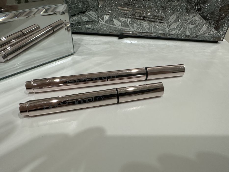 Fenty Beauty eyeliner - zestaw czarnych eyelnerów