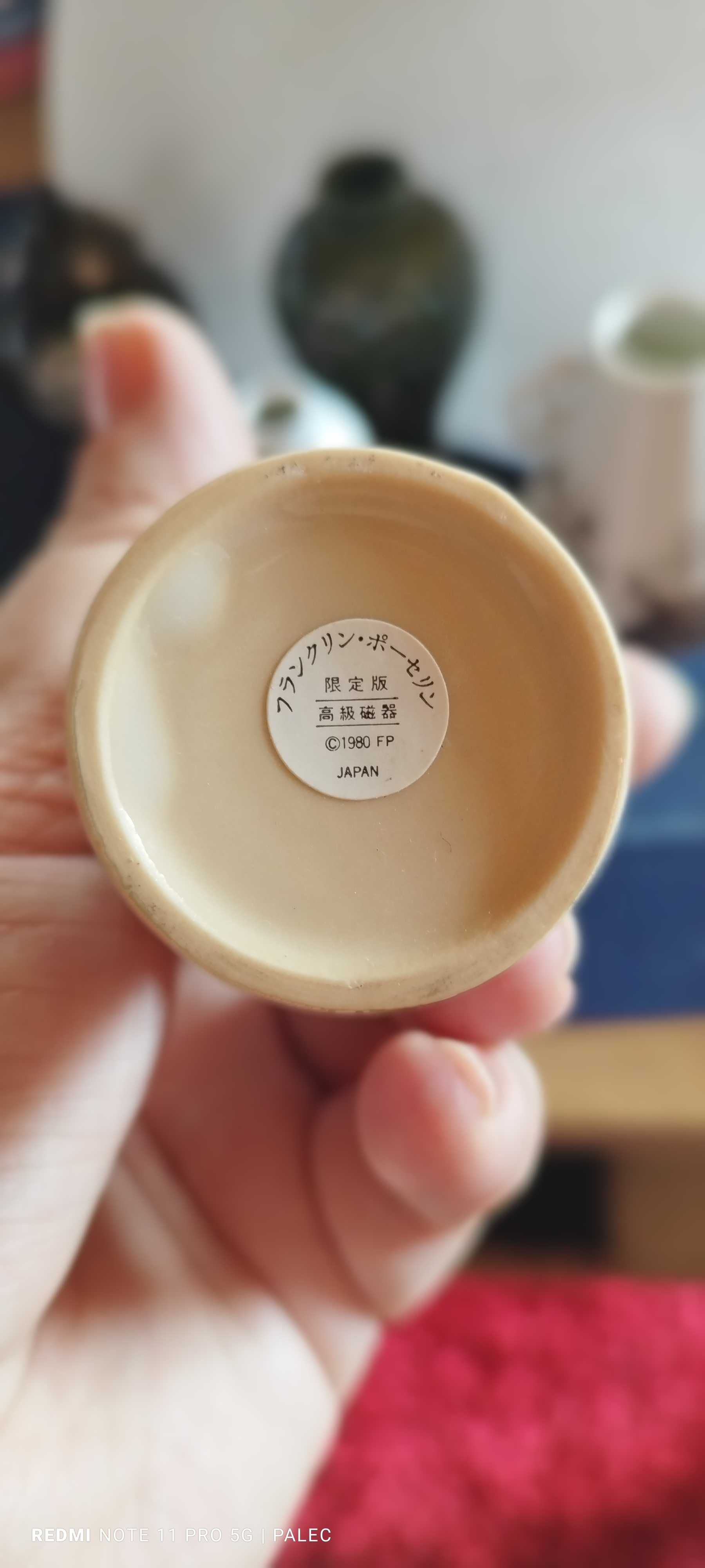Japońskie porcelanowe wazoniki '80