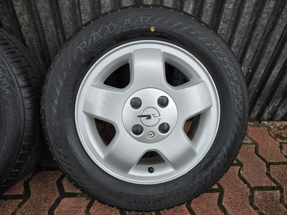 Felgi z oponami 175/65R14 Opel Corsa 4x100 Astra Combo Tigra Kadett