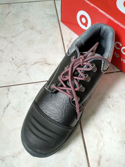 Jeden but- prawy r .44