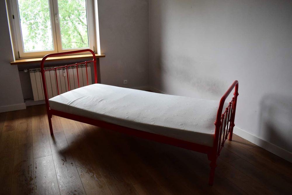 Łóżko metalowe industrial