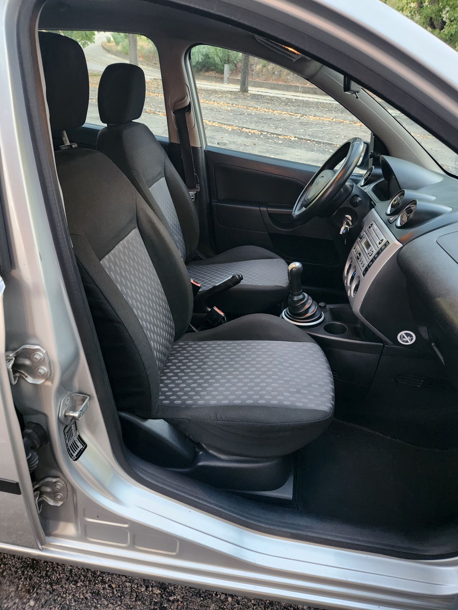 Ford Fiesta 1.4 diesel 18 meses de garantia