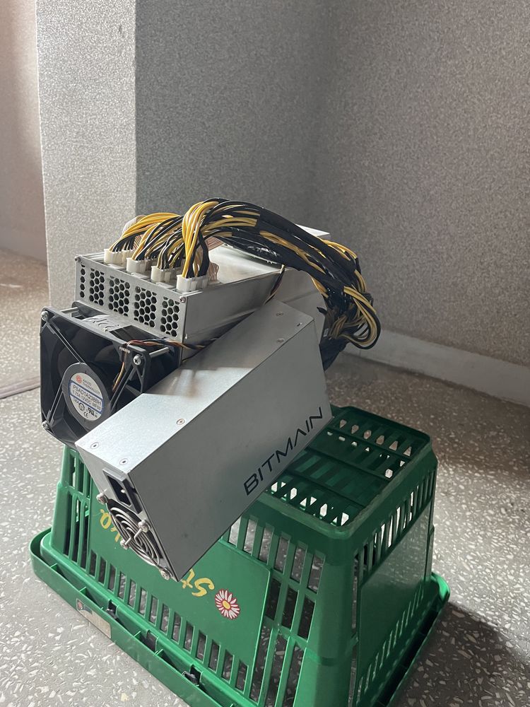 Antminer L3++ z zasilaczem