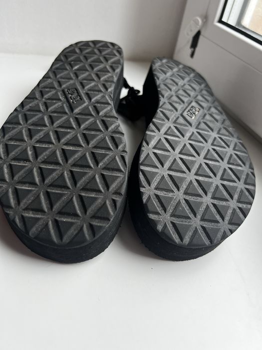 Сандалі Teva чорні на платформі