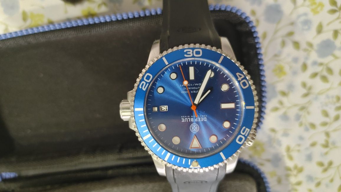 Часы Deep Blue 8200 грн.