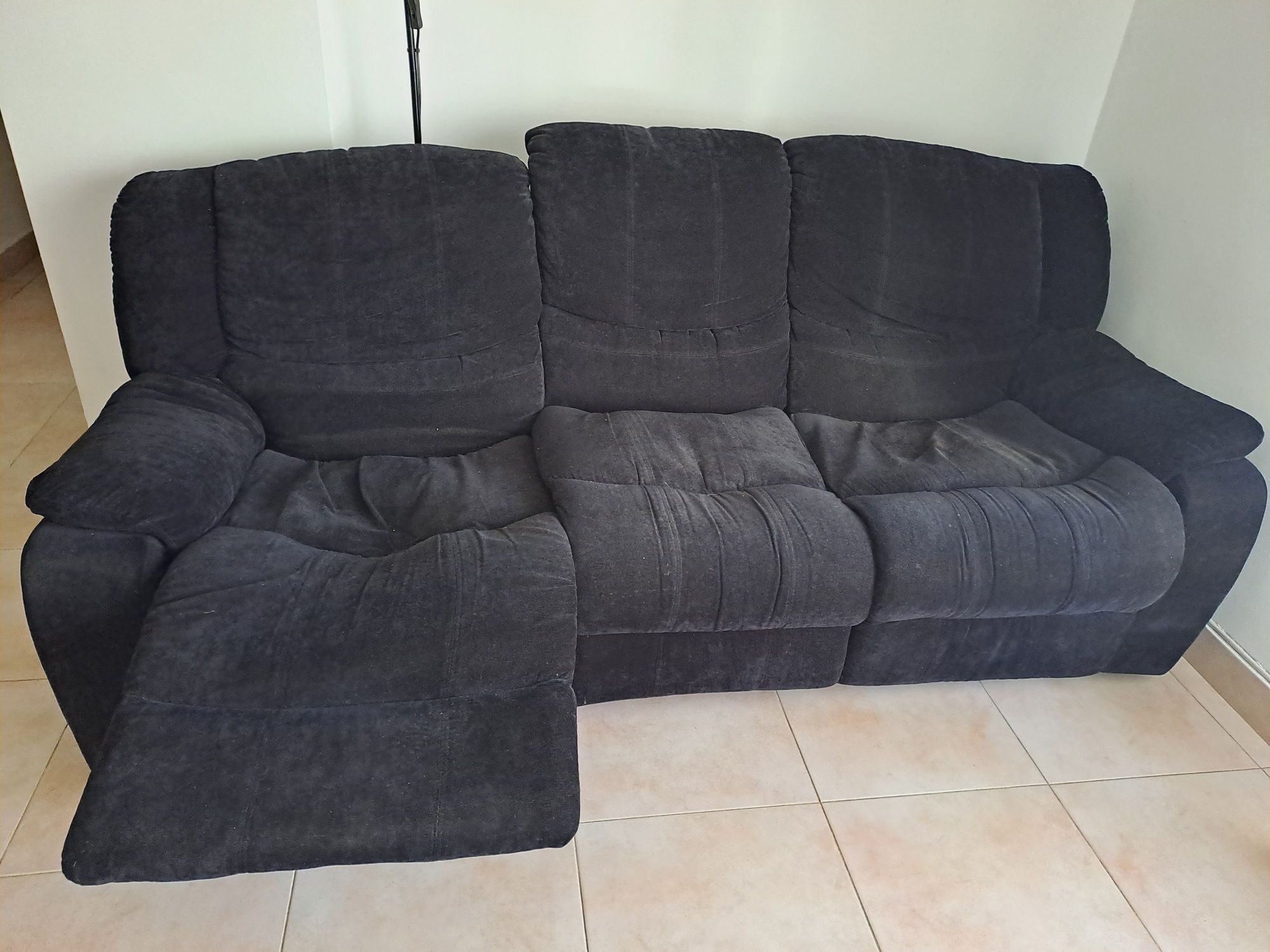 Vendo sofa  preto de 3 lugares