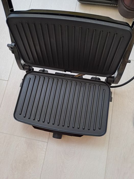 Электрогриль Grunhelm G1610