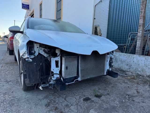Renault Megane 2018 acidentado