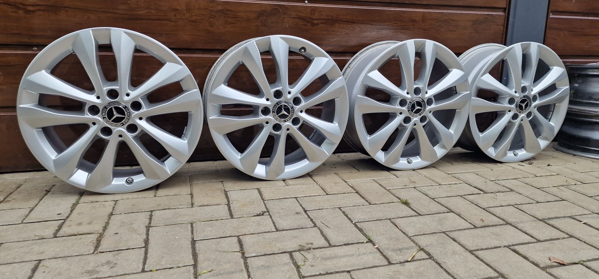 Felgi Aluminiowe Mercedes W205 R17 5x112 ET48.5-7J+Plus czujniki ciśni