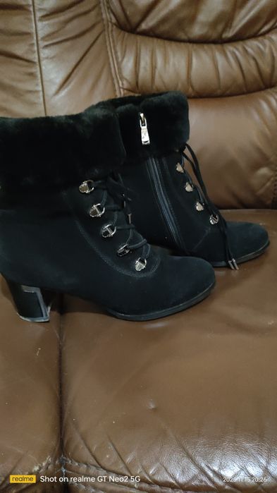 Замшевые ботинки супер.размер 37.