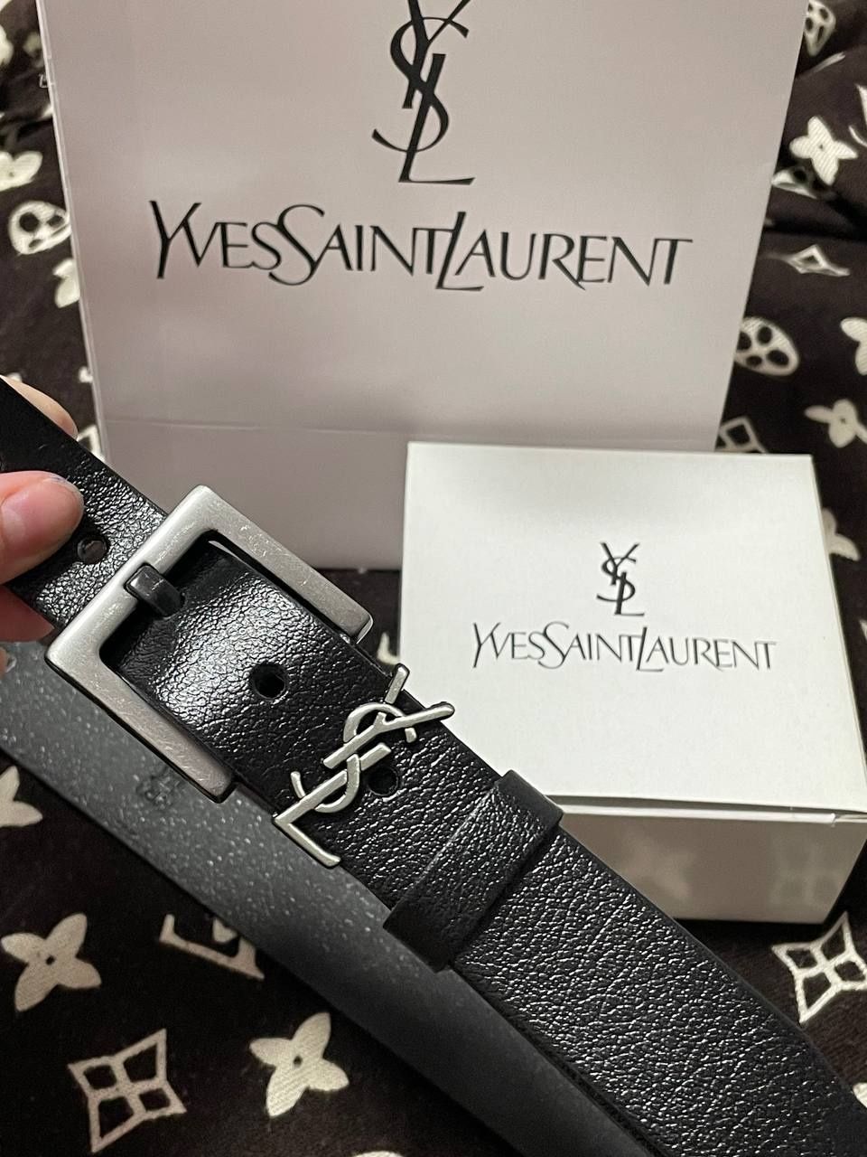 Ремни Yves Saint Laurent кожаный ремень