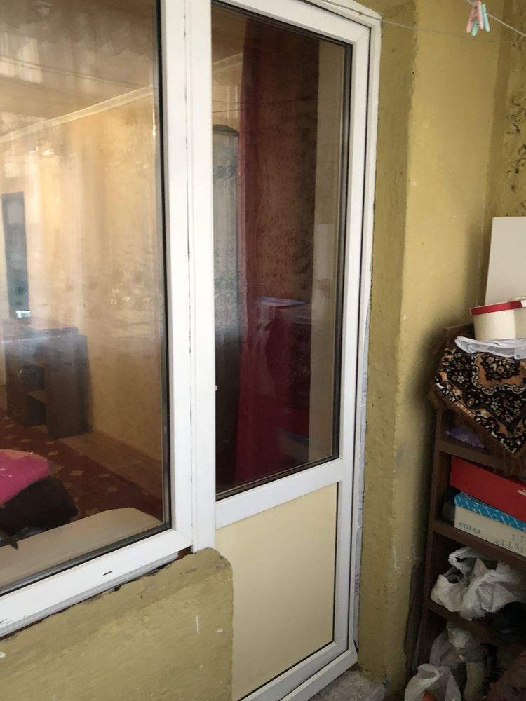 Продається вживане вікно і двері