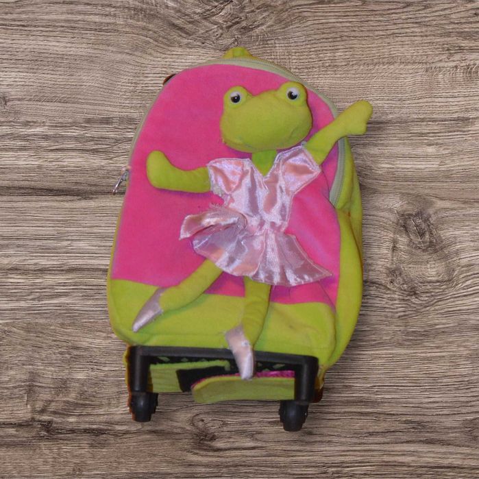 Plecak,walizeczka z żaba na kółkach stelaż