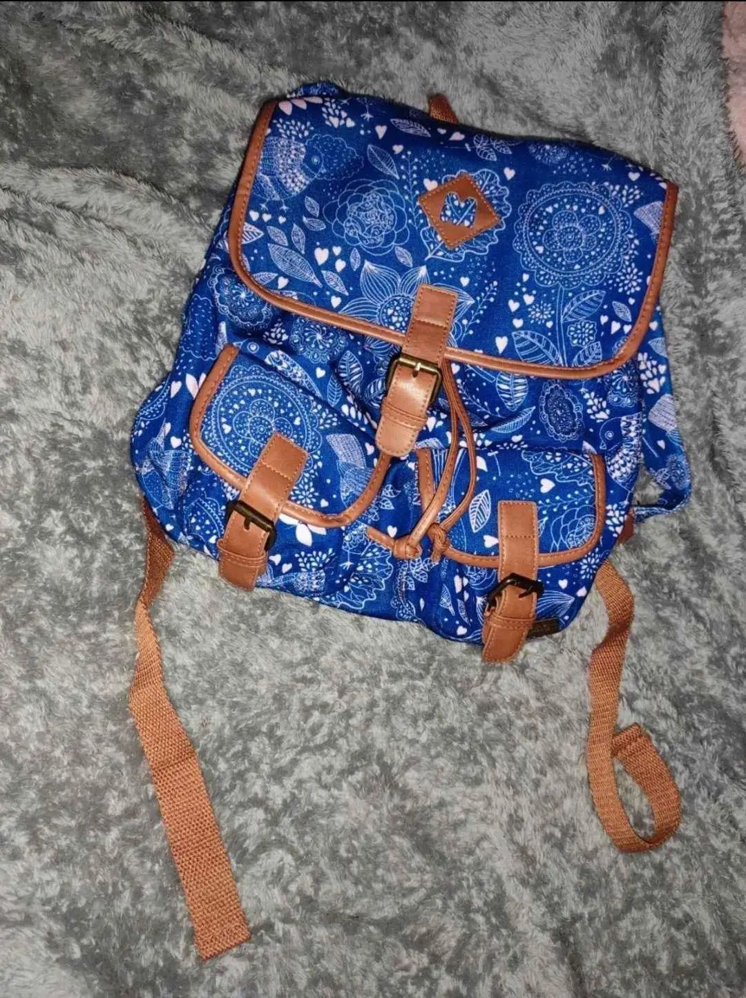 Mochila nova - azul e camel