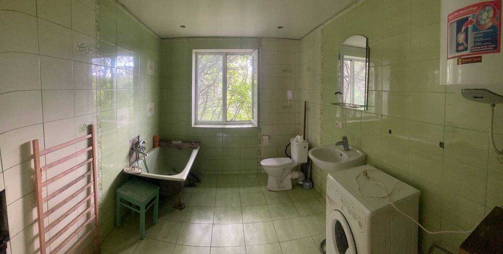 Продаж 2к будинку,підвал,мансарда,111 кв.м.,землі 7,8 сот,Лезнево!ТОРГ