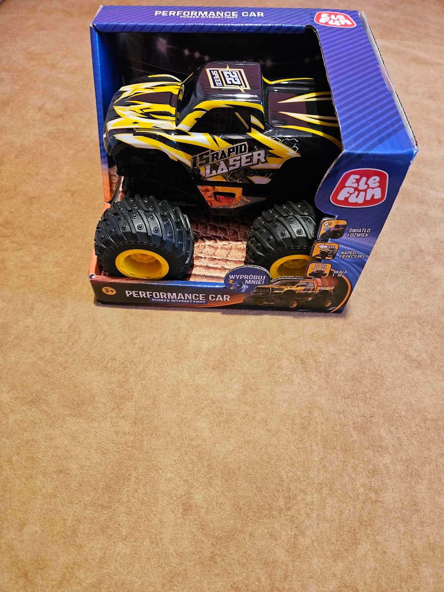 Duży grający i świecący monster truck