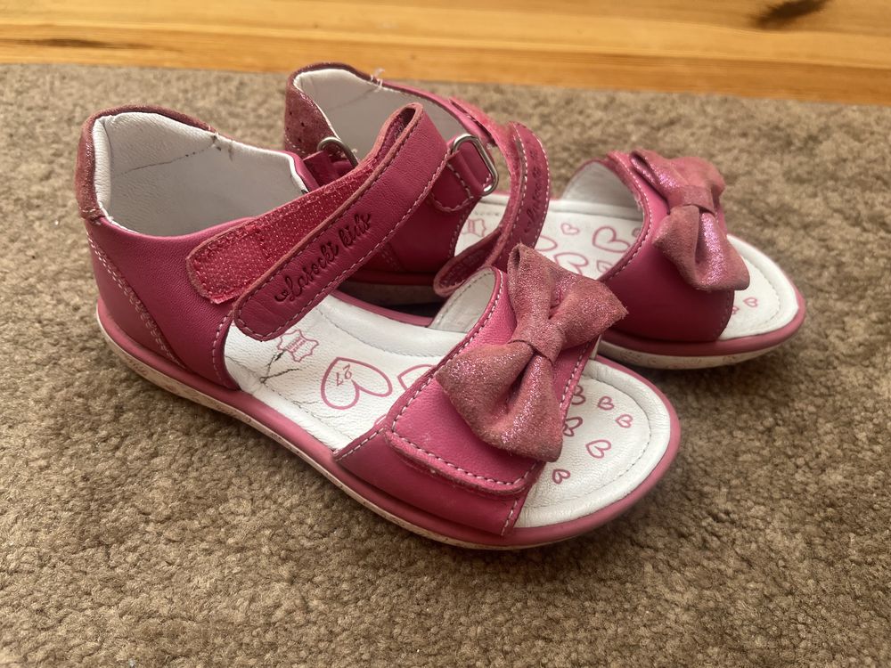 Sandały dla dziewczynki różowe CCC 27