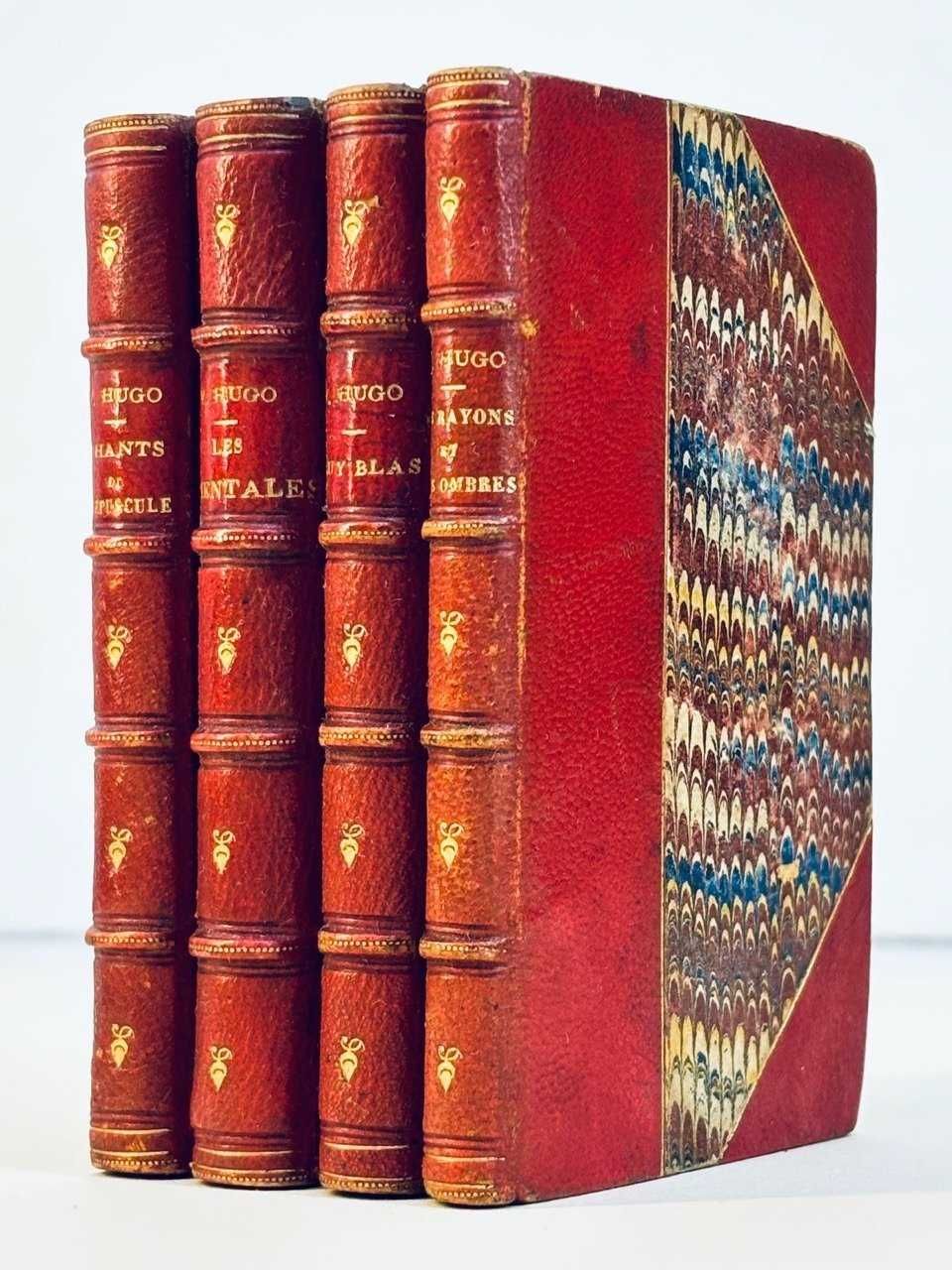 4 volumes de obras famosas de Victor Hugo, em perfeito estado. 1832-40