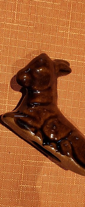 Porcelanowa figurka osiołek