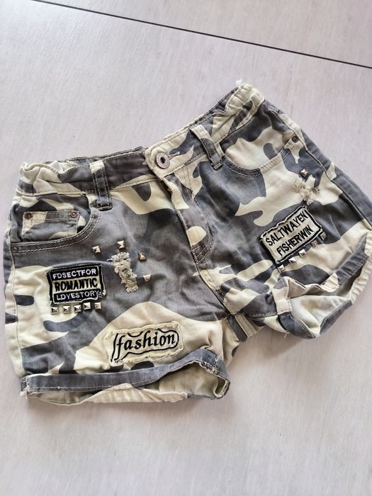 Krótkie spodenki/szorty jeansowe 12 (134/140)