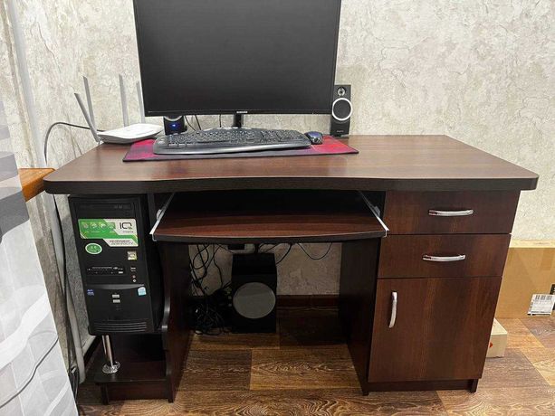 Компьютерный стол, письменный