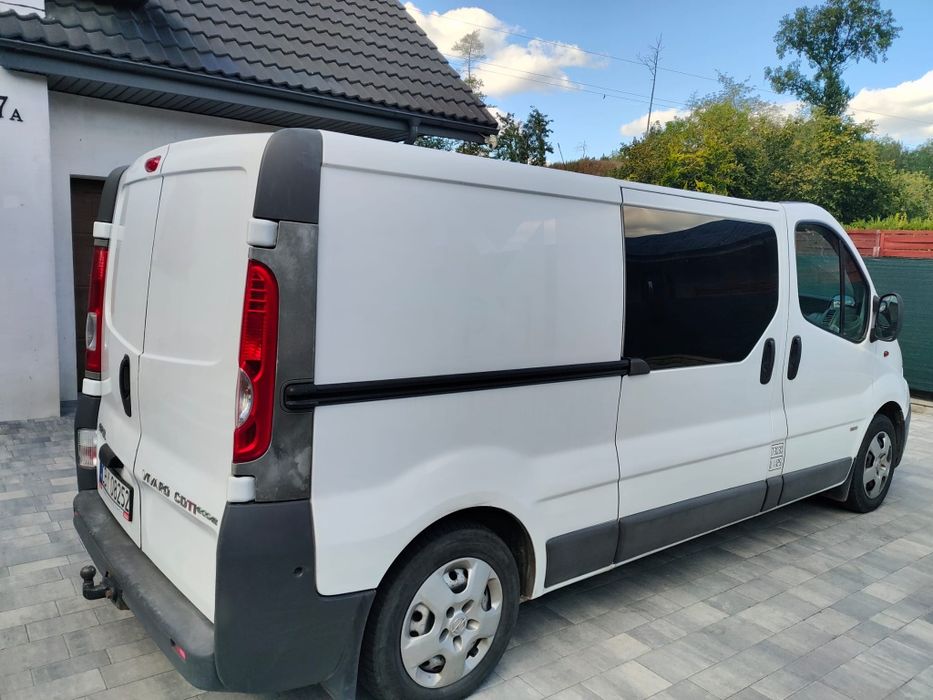 Opel vivaro brygadówka 5 osobowy. 2.0 2012r