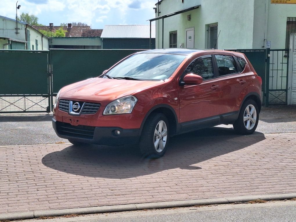 Nissan Qashqai 4x4 2.0 Benzyna Wersja Acenta, Panorama, Hak,