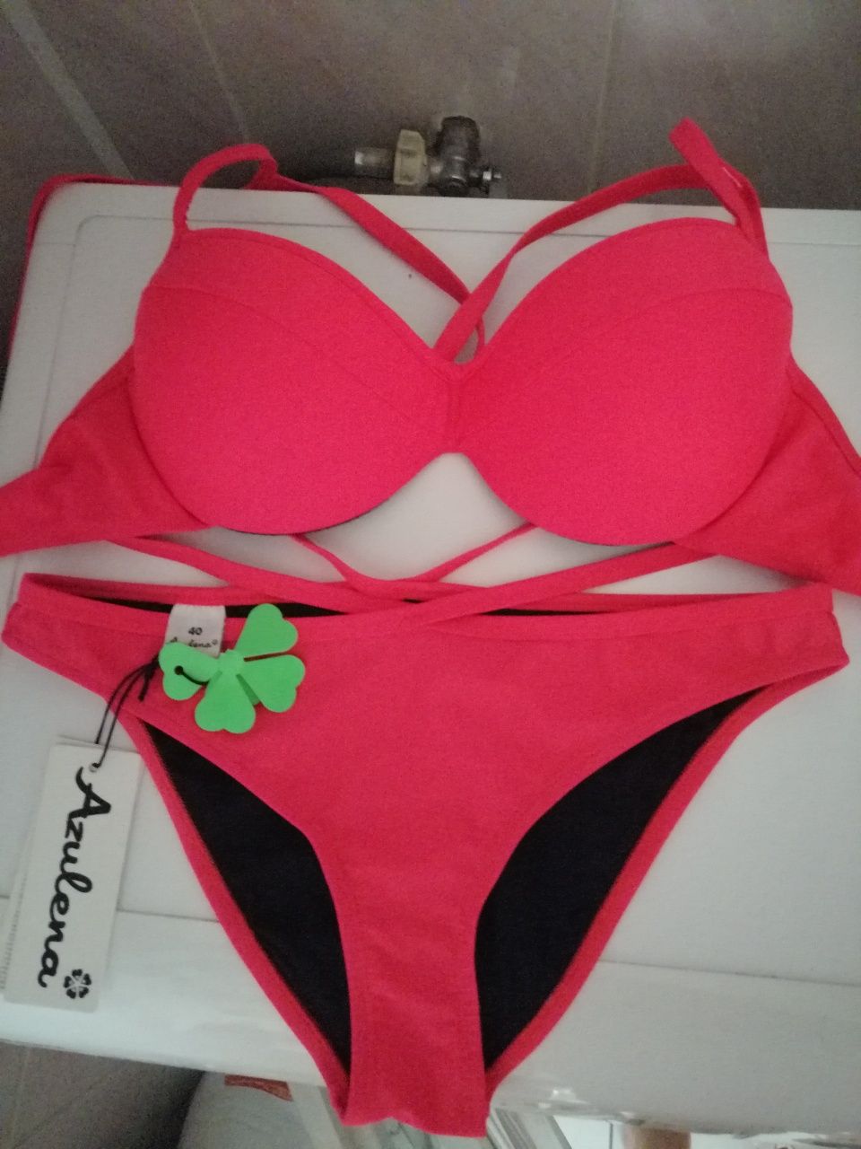 Nowy stroj z metka roz40 ale max 38