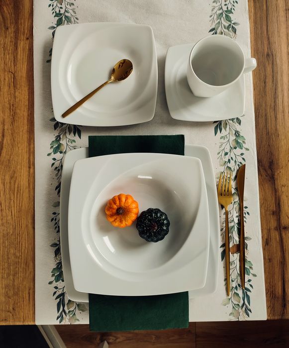 Porcelanowy klasyczny serwis kawowo-obiadowy Lubiana zestaw 6 os.