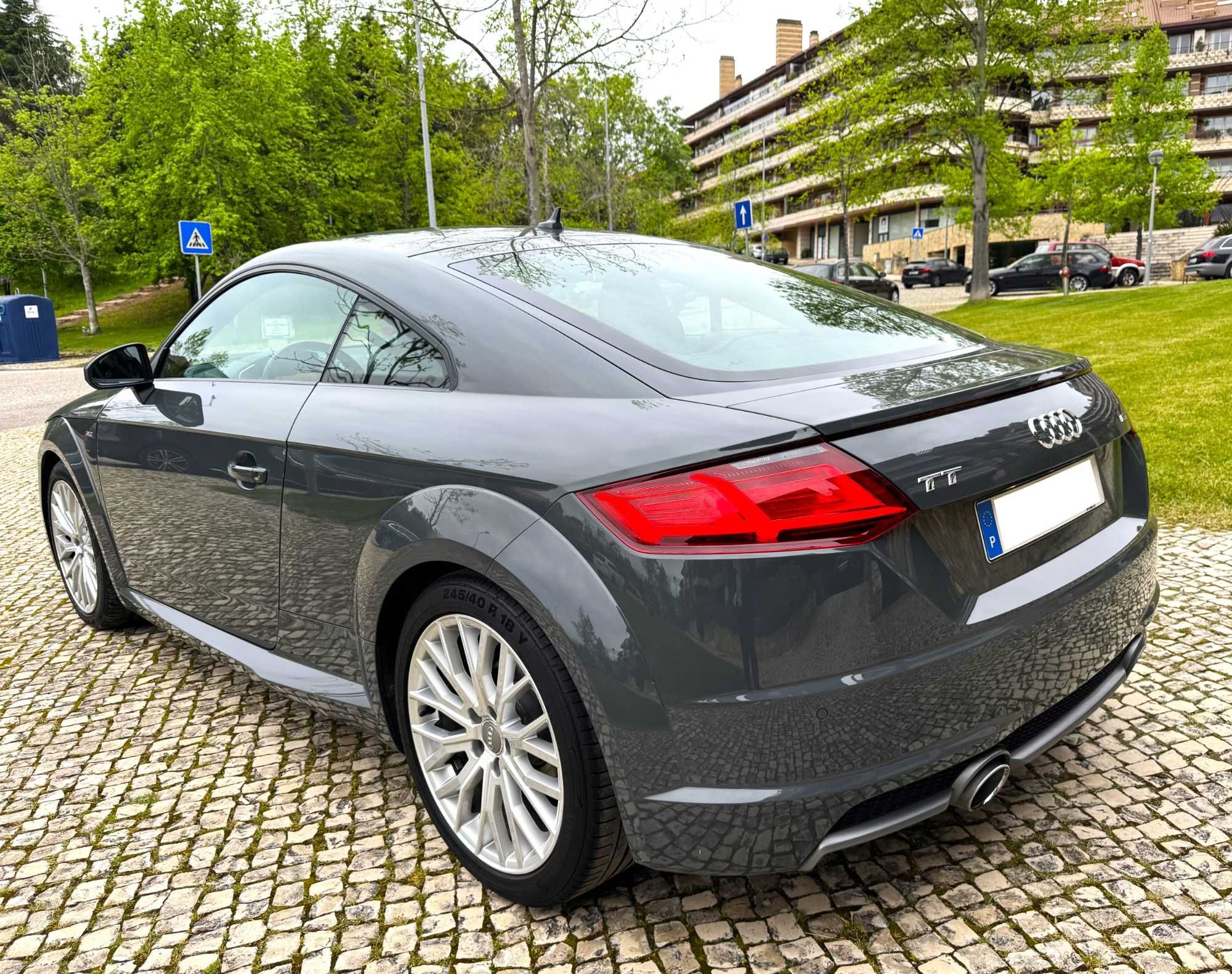 Audi TT Coupé 2.0 TDI S-line