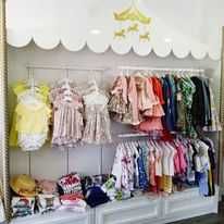 Estante para roupa em laminado