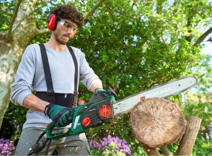 Pilarka PEKS 2200 A1 z automatycznym systemem smarowania łańcucha