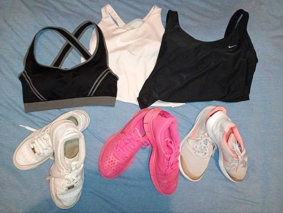 Продам Кросівки NIKE 3 Пари + Подарунки