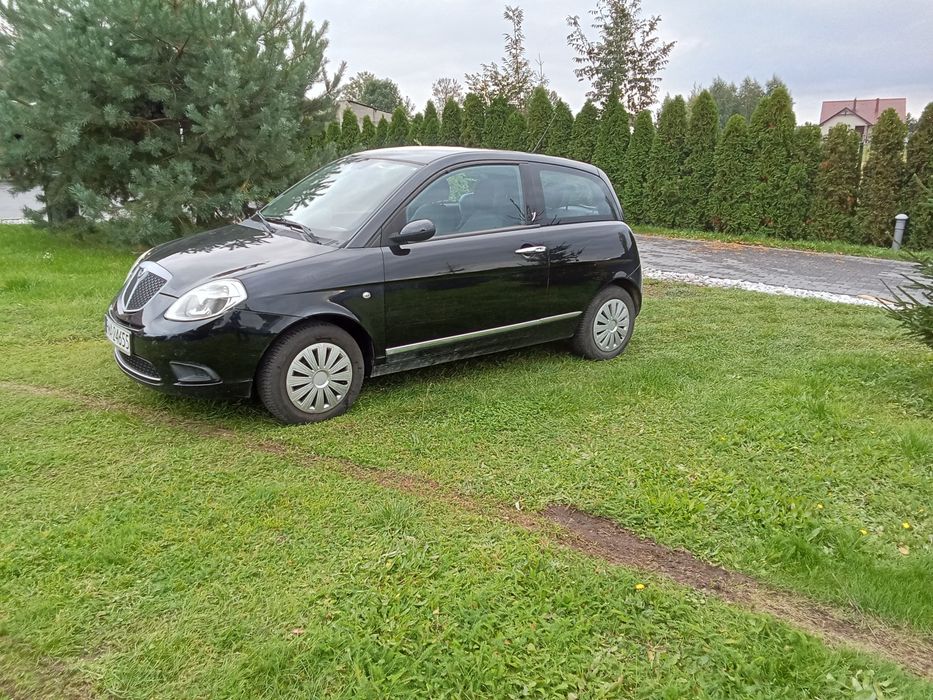 Lancia ypsilon 07r