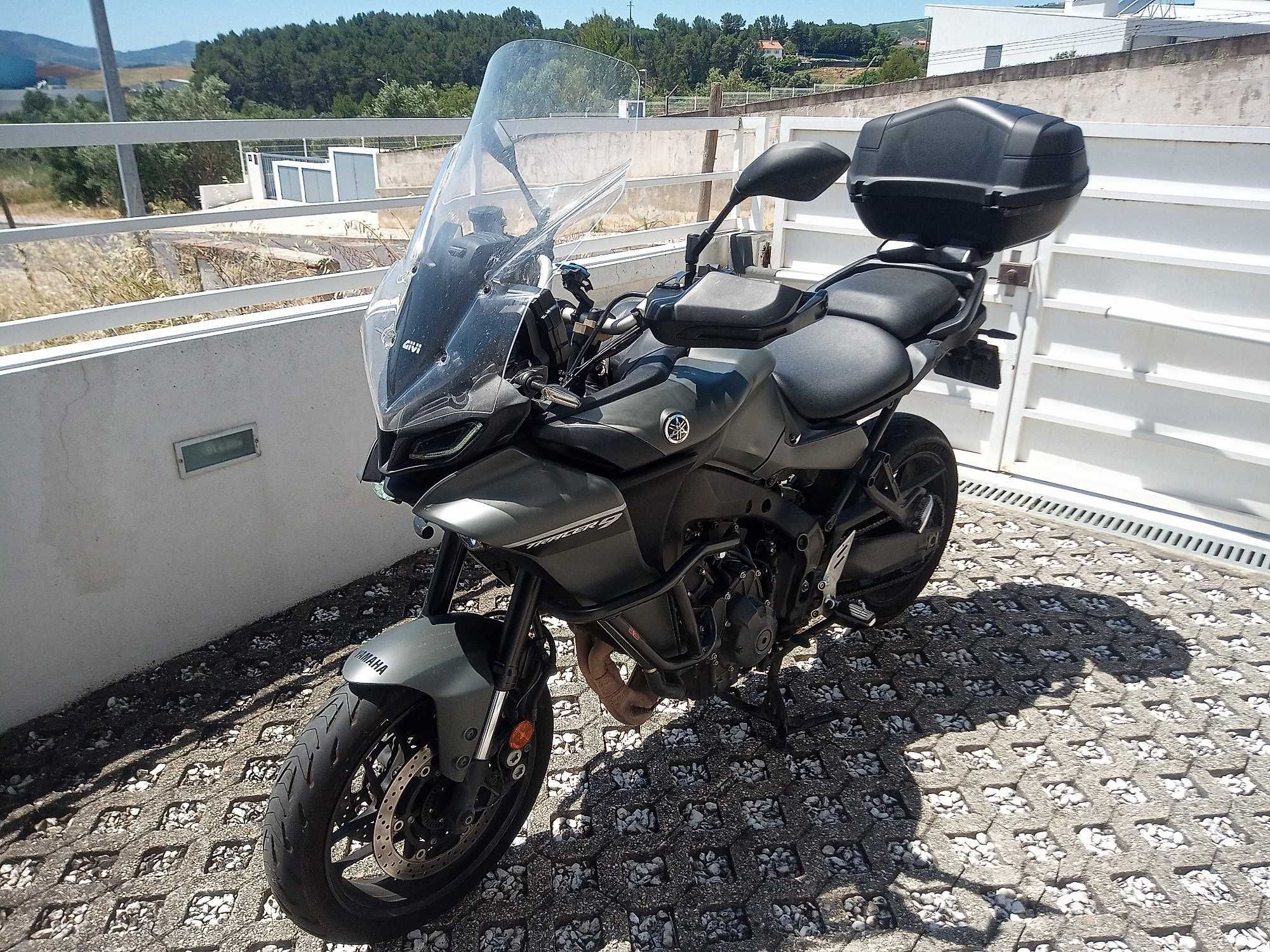 Yamaha Tracer 9, em excelente estado e com muitos extras