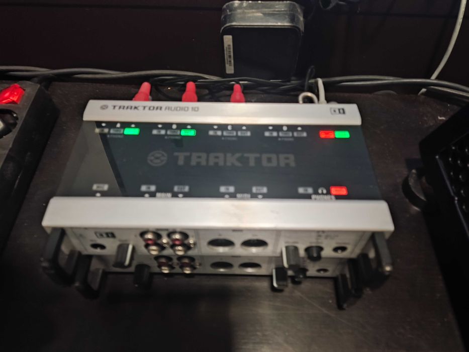 Placa de Som Traktor  Audio 10