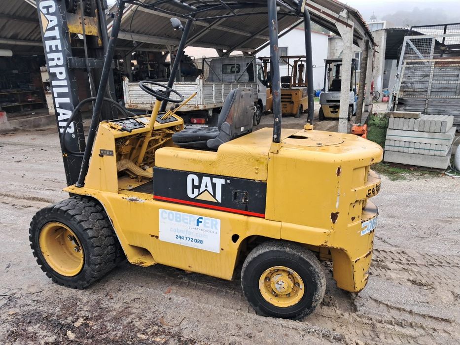 Vendo impilhador de 5 tuneladas tripelex