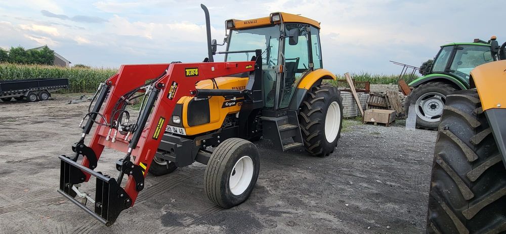 Ładowacz czołowy tur 4 Renault Ergos Euro Ramka firma Art-Tur  produce