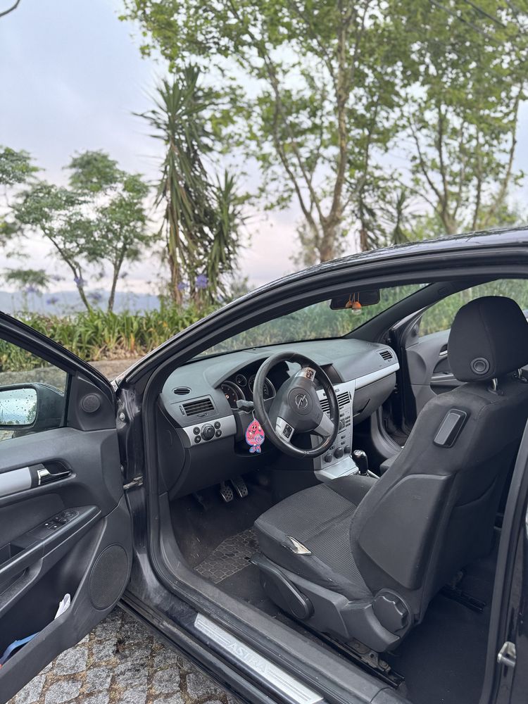 Opel Astra GTC 1.3