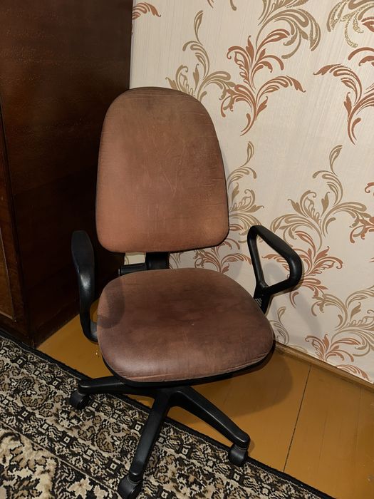 Крісло компʼютерне